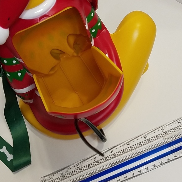 New Disneyland 2018 Holiday Pluto popcorn bucket - Picture 4 of 6